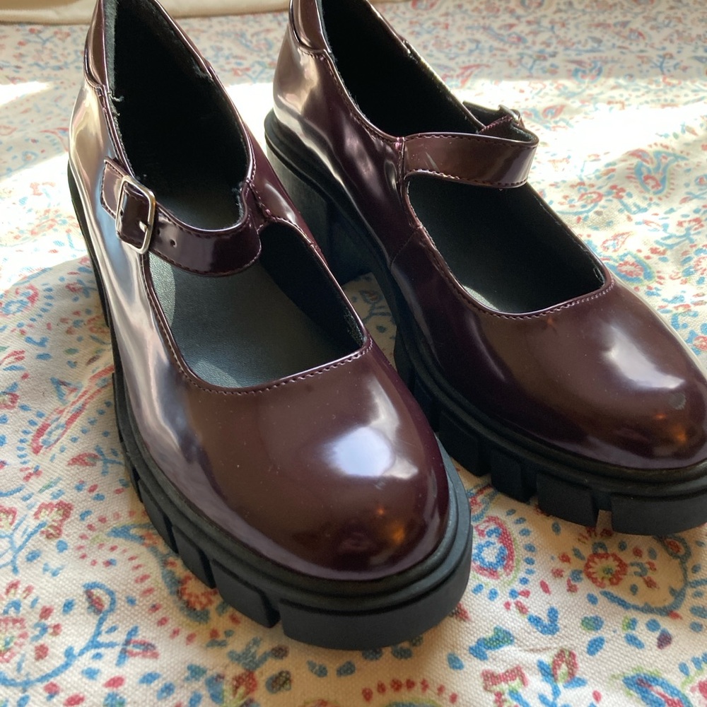 Old Navy Black and Brown Platform Mary Jane’s